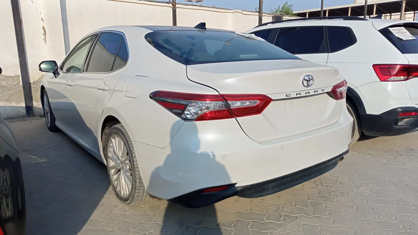 TOYOTA CAMRY XLE 2.5L (READY CAR)