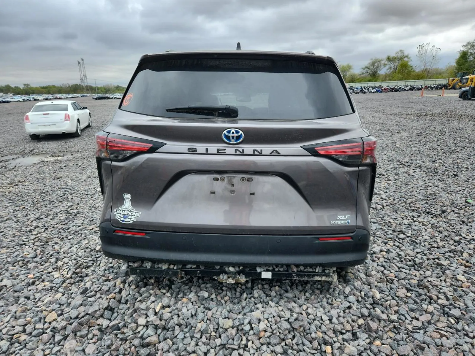 TOYOTA SIENNA XLE HYBRID 2.5L FWD